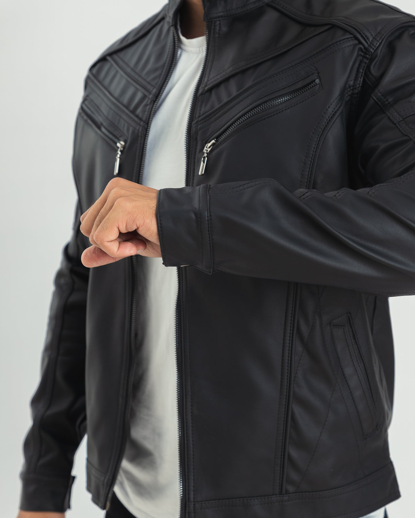 CHAQUETA PARA HOMBRE DISEÑO SESGOS COLOR NEGRO