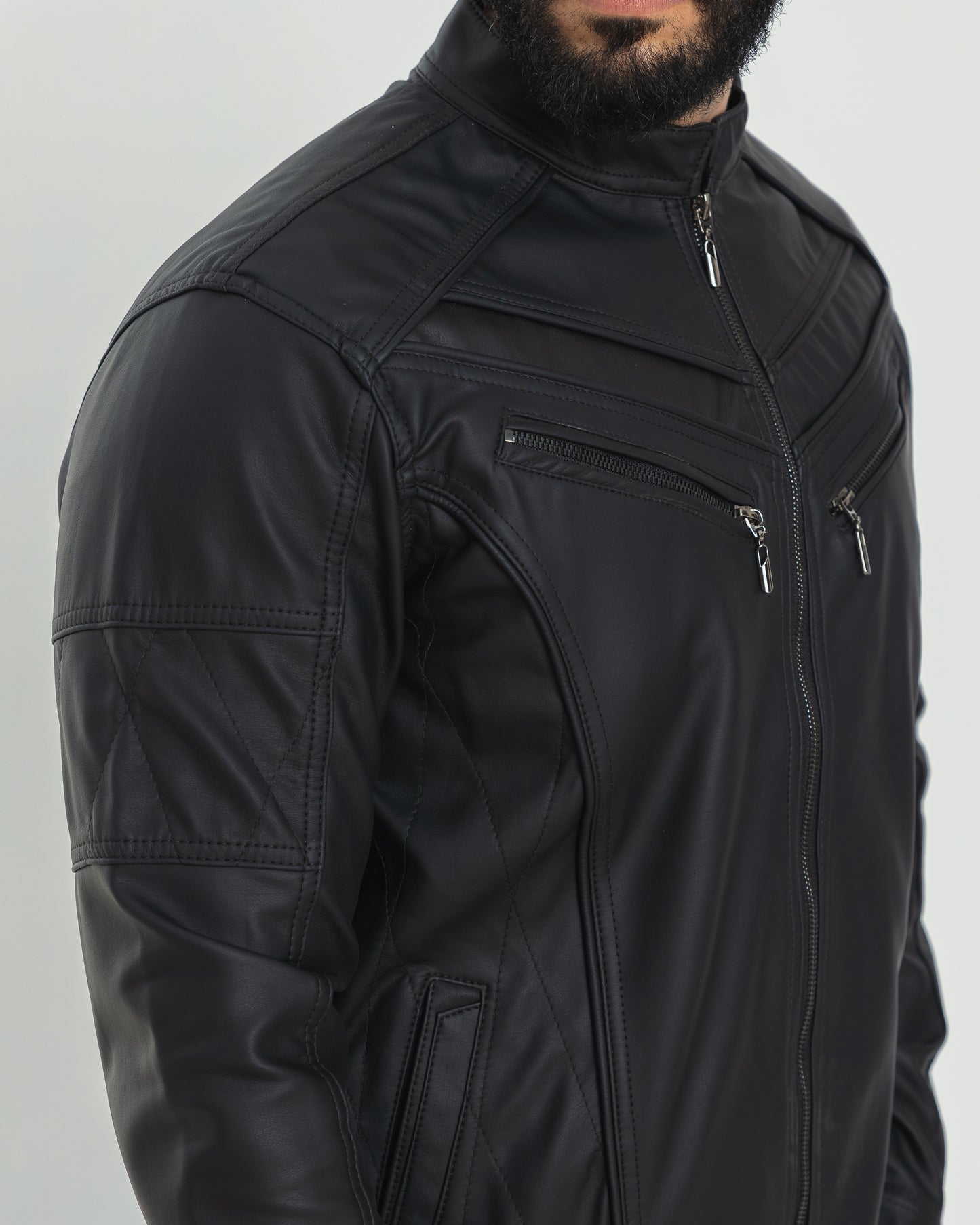 CHAQUETA PARA HOMBRE DISEÑO SESGOS COLOR NEGRO