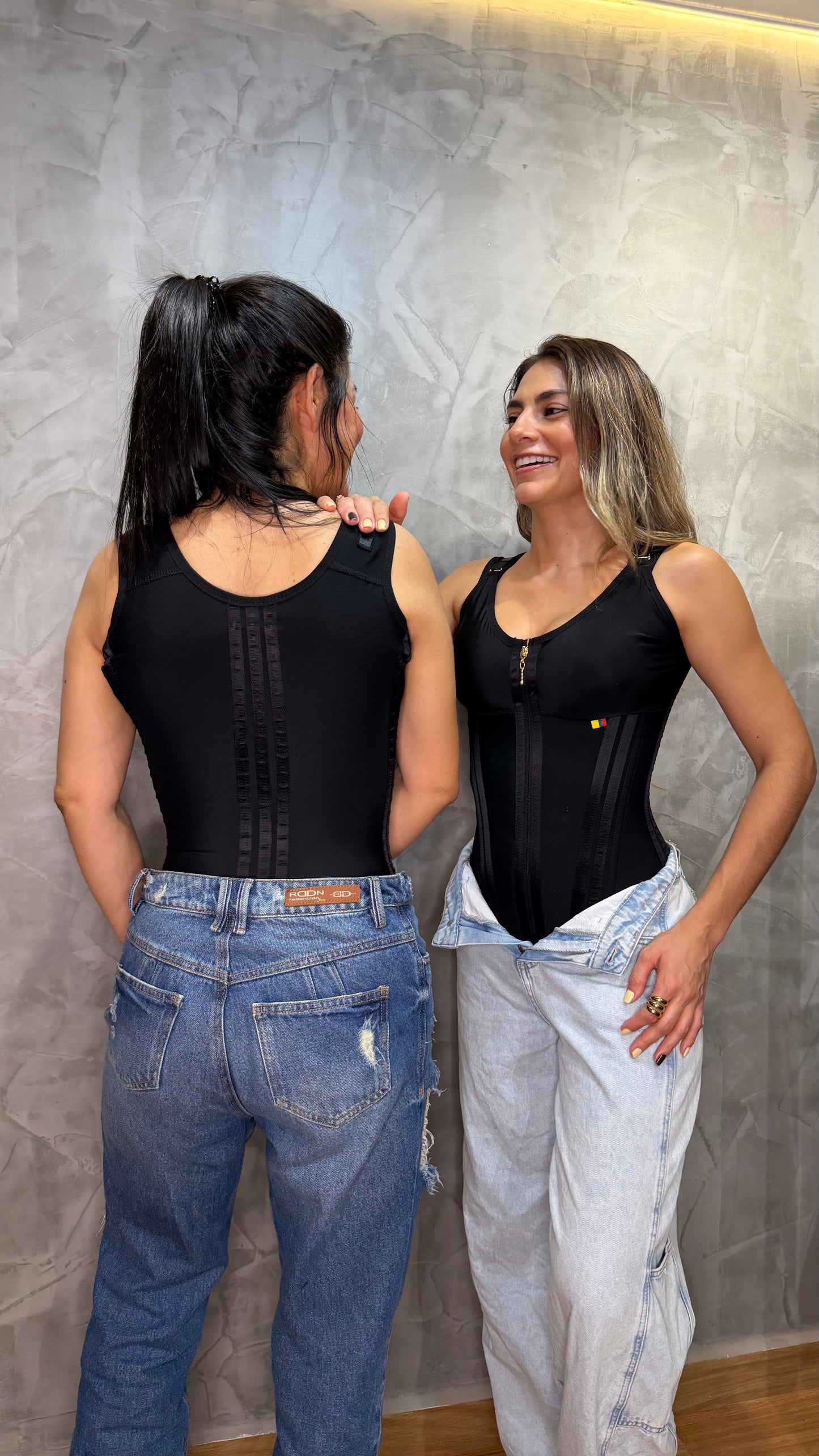 FAJA REDUCTORA CON SUJETADOR INCORPORADO | 15 Varillas, 3 Broches, Control total de Abdomen y Espalda